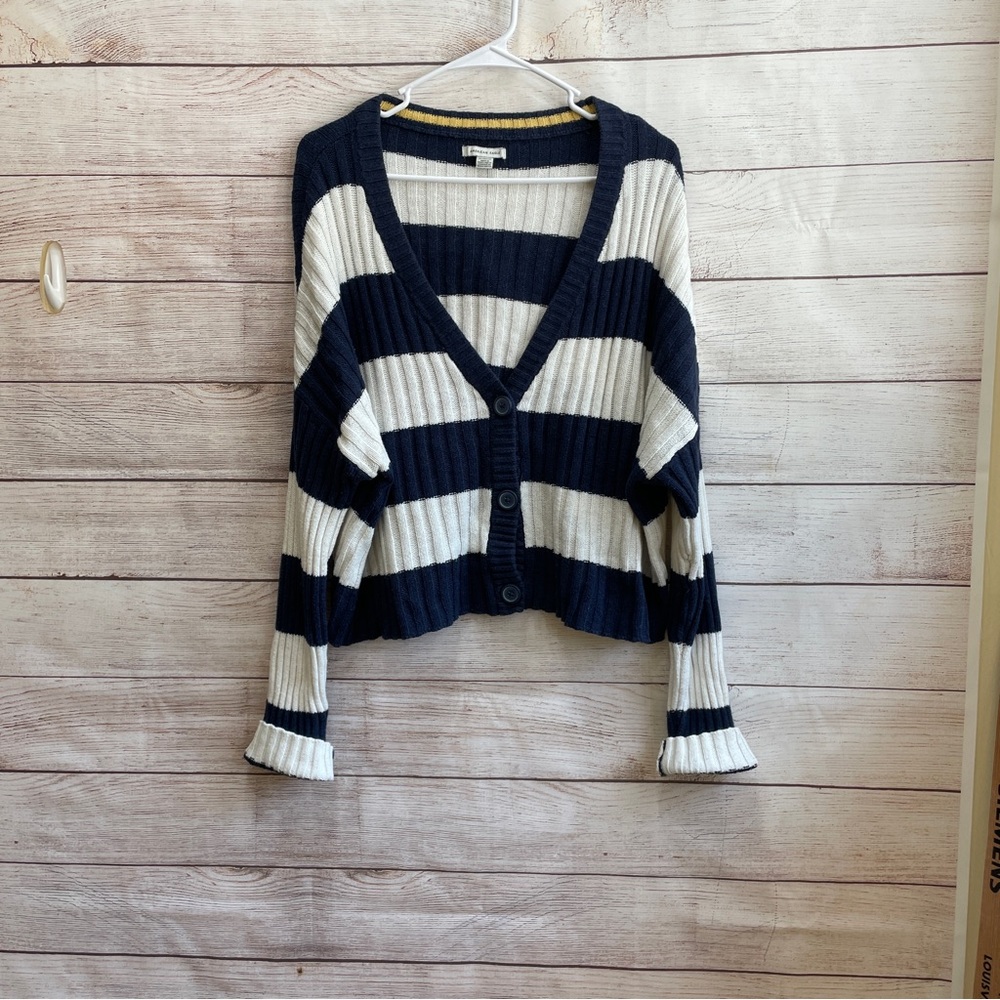 AMERICAN EAGLE NAUTICAL CARDIGAN SWEATER IN NAVY BLUE AND WHITE STRIPES
